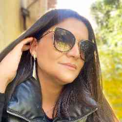 Single Armenian woman in Yerevan, Armenia, Armenia