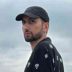 Single Armenian man in Yerevan, Армения, Armenia