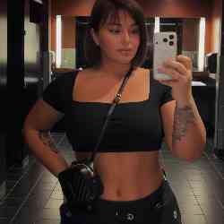 Single Armenian woman in Los Angeles, CA, United States