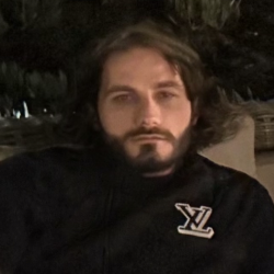 Single Armenian man in Los Angeles, California, United States