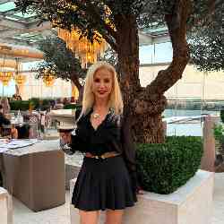 Single Armenian woman in Los Angeles, CA, United States