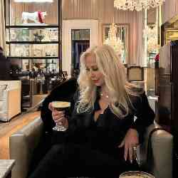 Single Armenian woman in Los Angeles, CA, United States