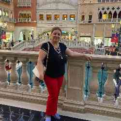 Single Armenian woman in Los Angeles, CA, United States