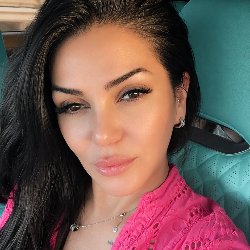 Single Armenian woman in Dubai, United Arab Emirates, United Arab Emirates