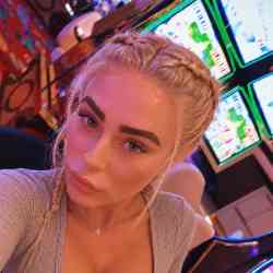 Single Armenian woman in Los Angeles, CA, United States