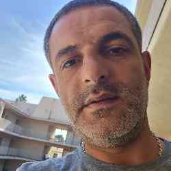 Single Armenian man in Los Angeles, California, United States