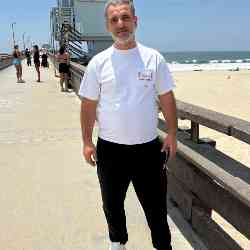 Single Armenian man in Los Angeles, California, United States