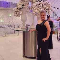 Single Armenian woman in Los Angeles, CA, United States