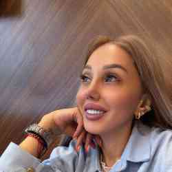 Single Armenian woman in Ereván, Армения, Armenia