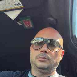 Single Armenian man in Los Angeles, California, United States