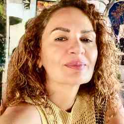 Single Armenian woman in Los Angeles, CA, United States