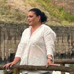Single Armenian woman in Yerevan, Армения, Armenia