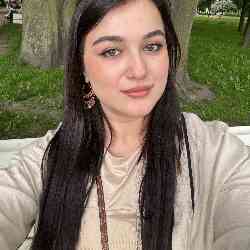 Single Armenian woman in Ereván, Армения, Armenia