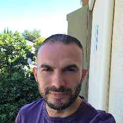 Single Armenian man in Los Angeles, California, United States
