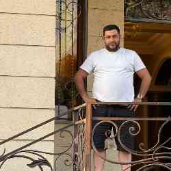 Single Armenian man in Yerevan, Армения, Armenia
