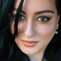 Single Armenian woman in Los Angeles, CA, United States