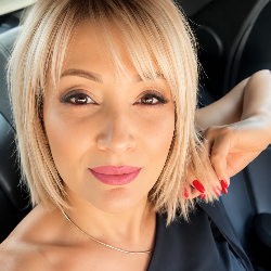 Single Armenian woman in Yerevan, Армения, Armenia