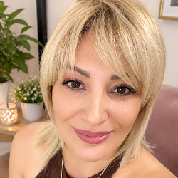 Single Armenian woman in Yerevan, Армения, Armenia