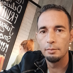 Single Armenian man in Yerevan, Arménie, Armenia