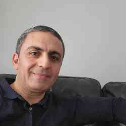 Single Armenian man in Paris, France, France