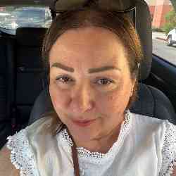 Single Armenian woman in Glendale, CA, United States