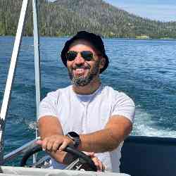 Single Armenian man in Los Angeles, California, United States