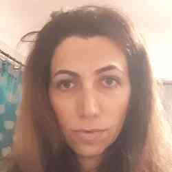 Single Armenian woman in Los Angeles, California, United States
