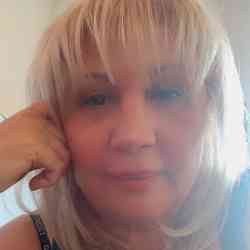 Single Armenian woman in Los Angeles, CA, United States