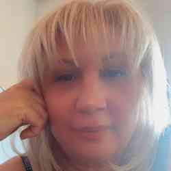 Single Armenian woman in Los Angeles, CA, United States