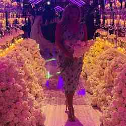 Single Armenian woman in Los Angeles, , United States