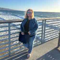 Single Armenian woman in Glendale, Калифорния, United States