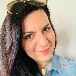 Single Armenian woman in London, UK, United Kingdom