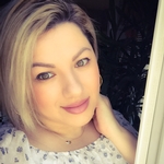Single Armenian woman in New York, New York, United States