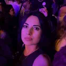 Single Armenian woman in Yerevan, Армения, Armenia