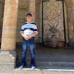 Single Armenian man in Glendale, California, United States