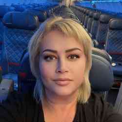 Single Armenian woman in Los Angeles, California, United States