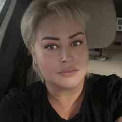 Single Armenian woman in Los Angeles, California, United States