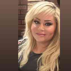 Single Armenian woman in Los Angeles, California, United States