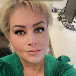 Single Armenian woman in Los Angeles, California, United States
