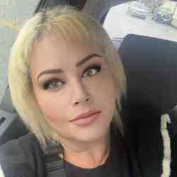 Single Armenian woman in Los Angeles, California, United States