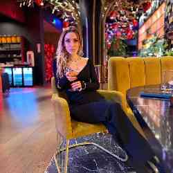 Single Armenian woman in Los Angeles, California, United States