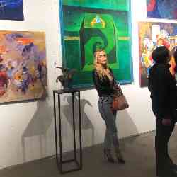 Single Armenian woman in Los Angeles, California, United States