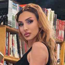 Single Armenian woman in Los Angeles, California, United States