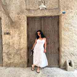 Single Armenian woman in Los Angeles, California, United States