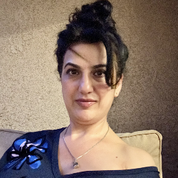 Single Armenian woman in Los Angeles, California, United States