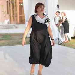 Single Armenian woman in New York, New York, United States