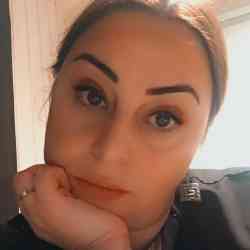 Single Armenian woman in Paris, Île-de-France, France