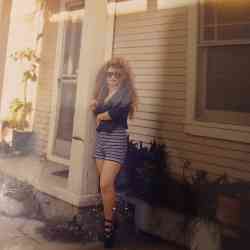 Single Armenian woman in Los Angeles, CA, United States