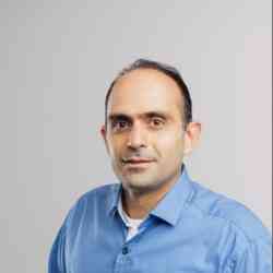 Single Armenian man in Boston, Massachusetts, United States